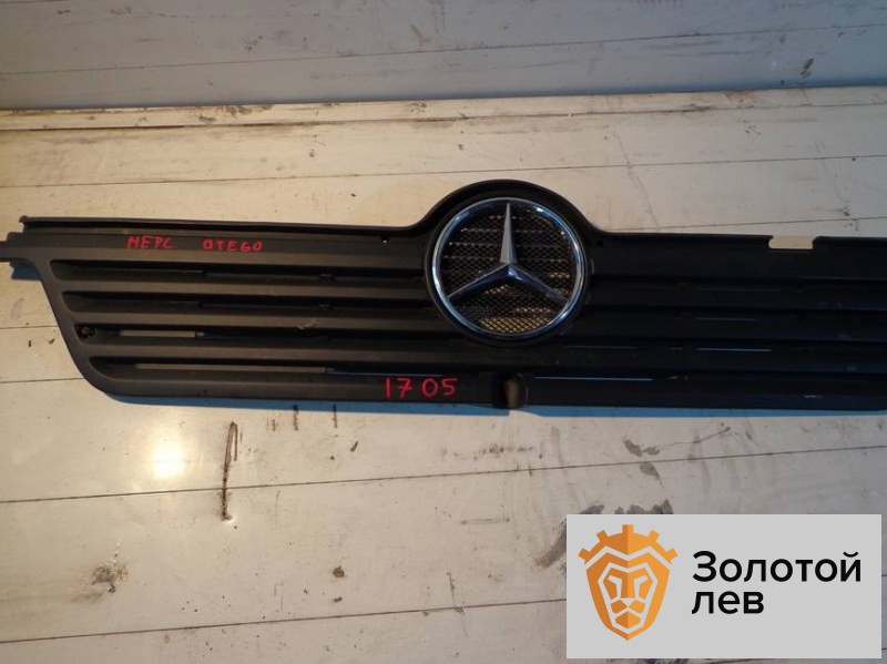 Решетка радиатора Mercedes-Benz Atego 817