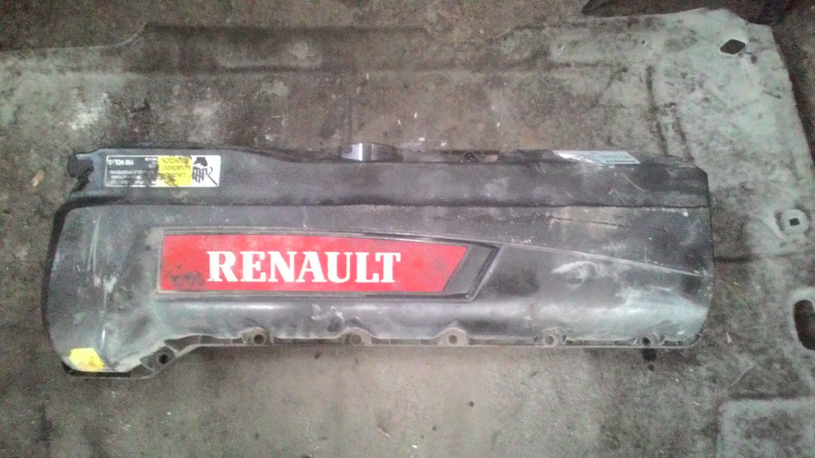 Крышка клапанов Renault Premium 2