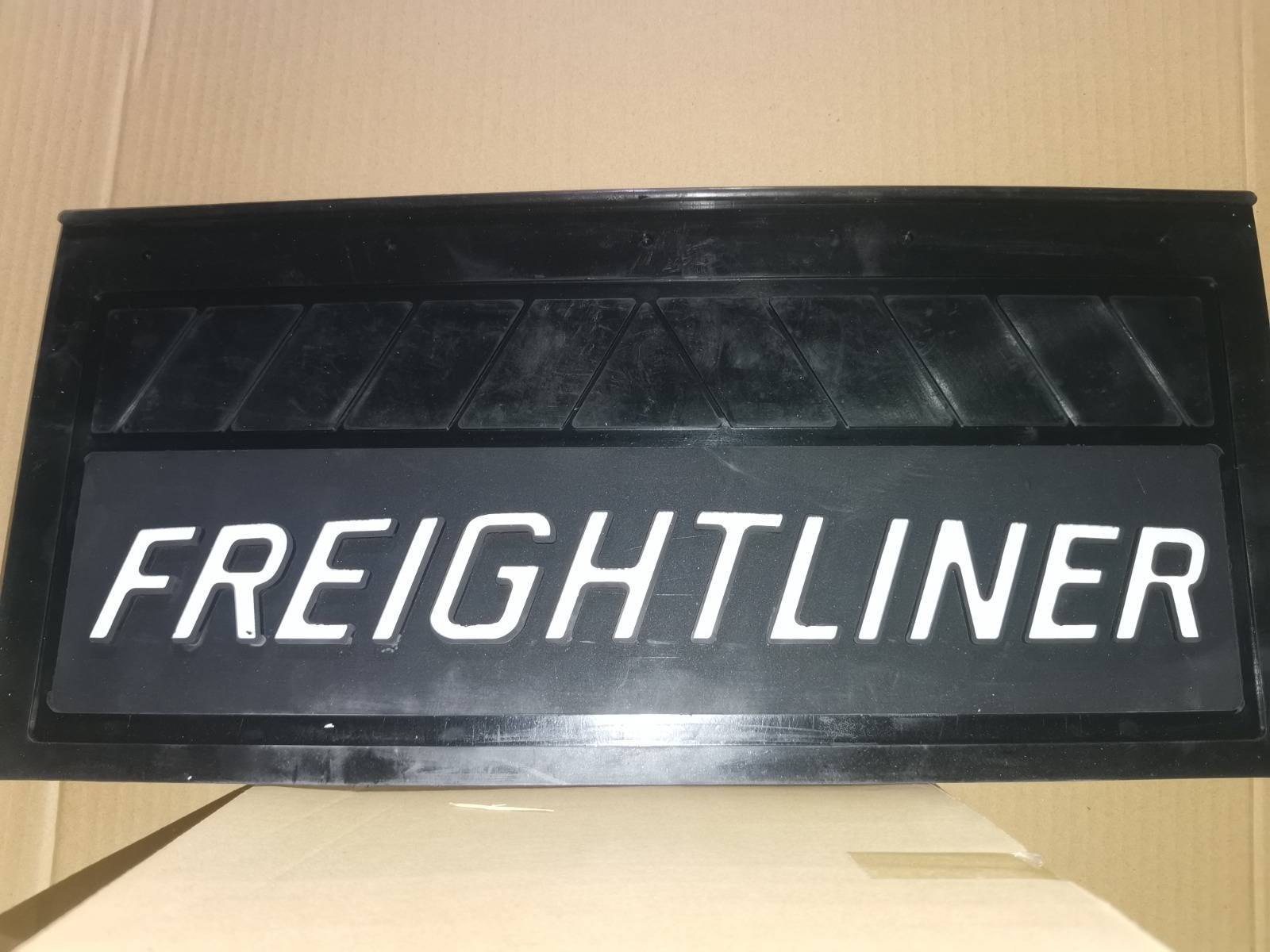 Комплект брызговиков Freightliner передний
