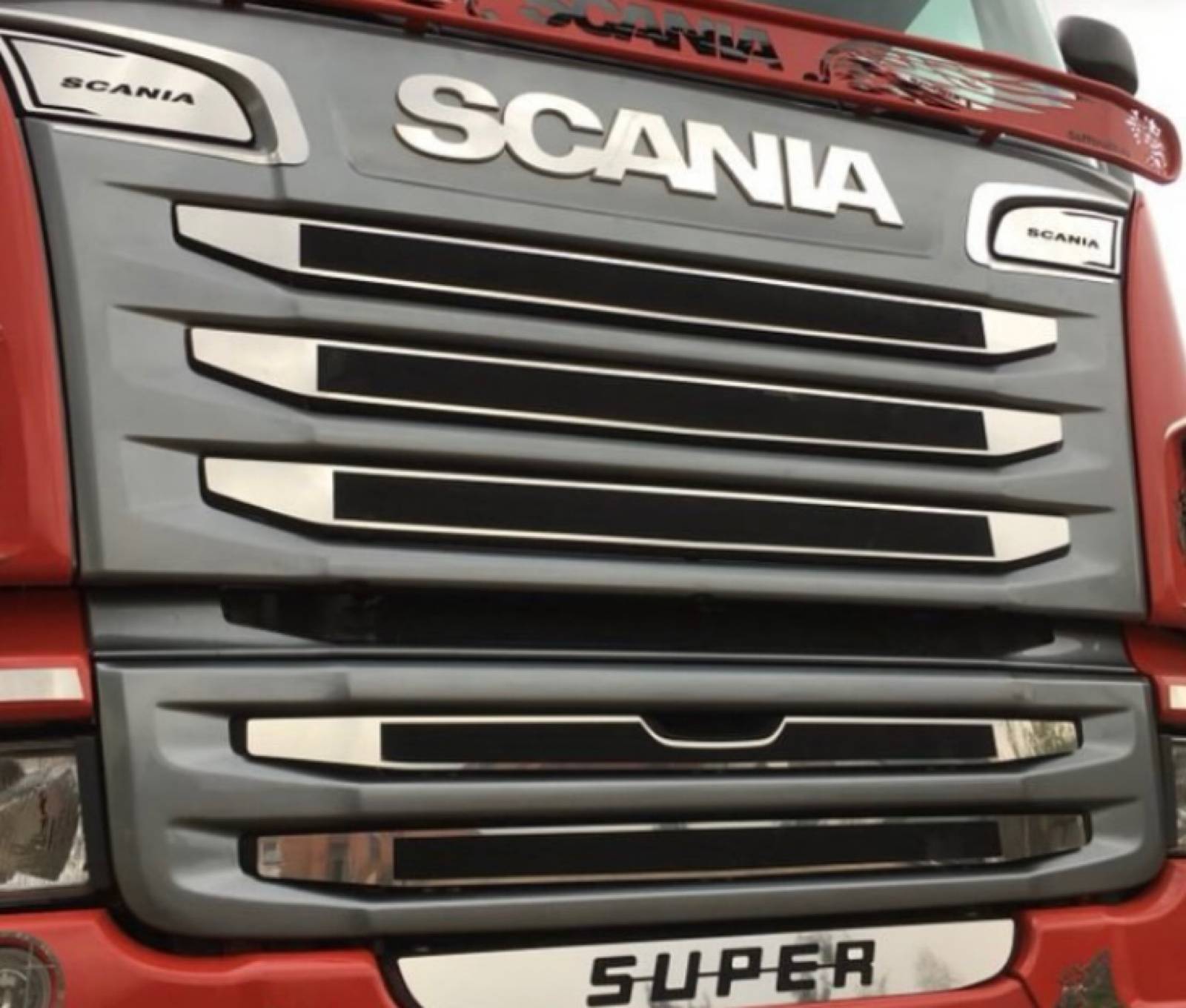 Хром накладки капота Scania 5-Series