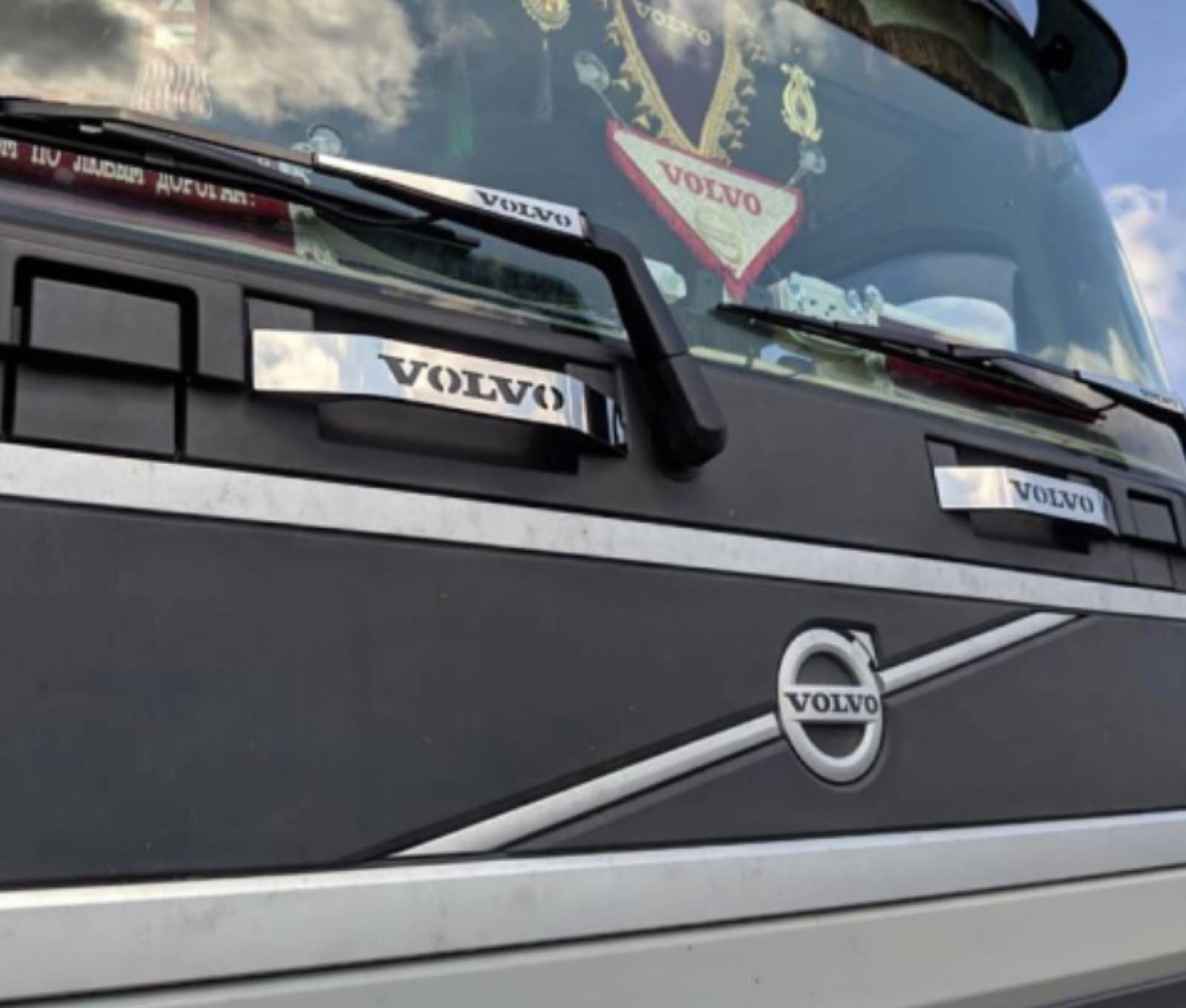Накладки на поводки дворников Volvo Fh FH4