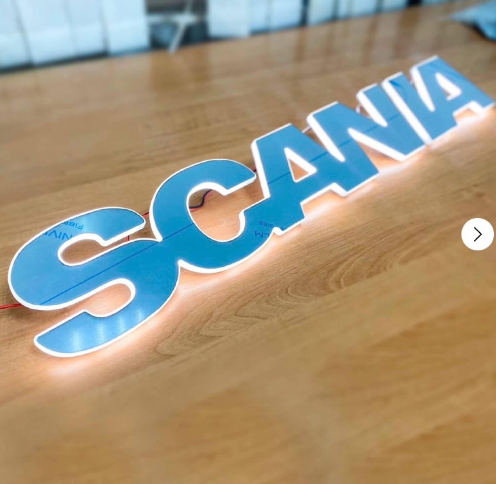 Эмблема с подсветкой Scania 5-Series