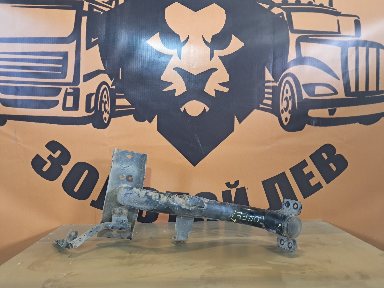 Кронштейн корпуса подножки Dongfeng GX CUMMINS Z14EVIE520 2023 правый (б/у)