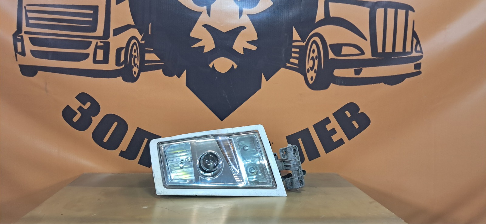 Фара VOLVO FH FH2 D13A440 2007 левая (б/у)