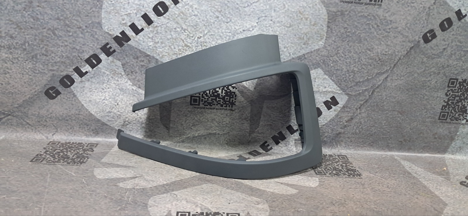 Рамка фары Scania 6-Series