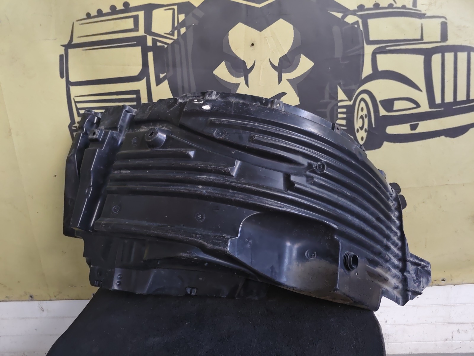 Подкрылок MAN TGS D2066 2011 (б/у)