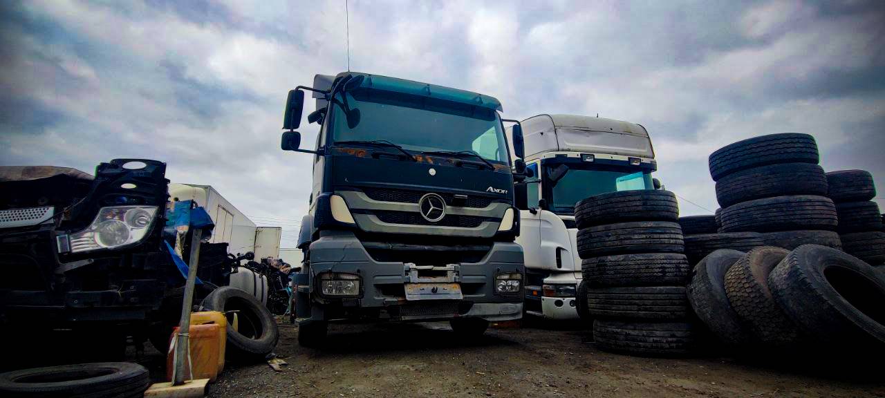 Автомобиль Mercedes-Benz Axor OM457LA 2012 года