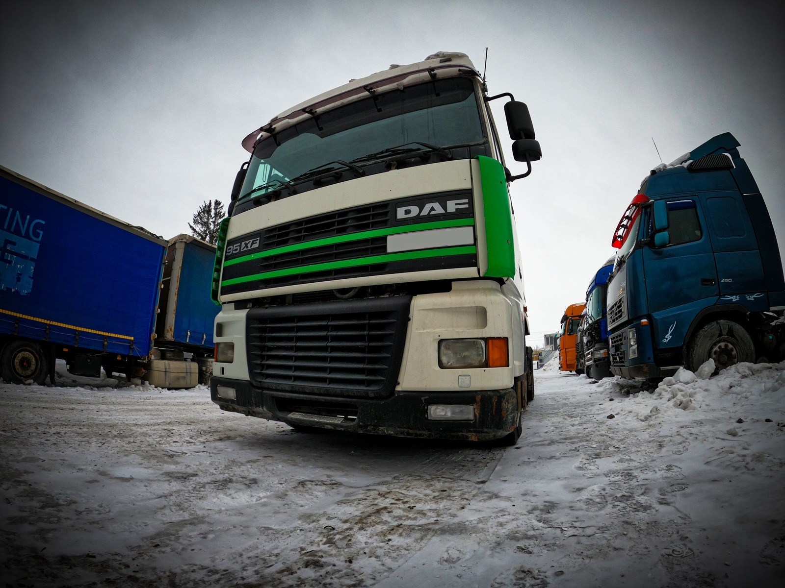 Автомобиль DAF XF95 EURO-3 2001 года